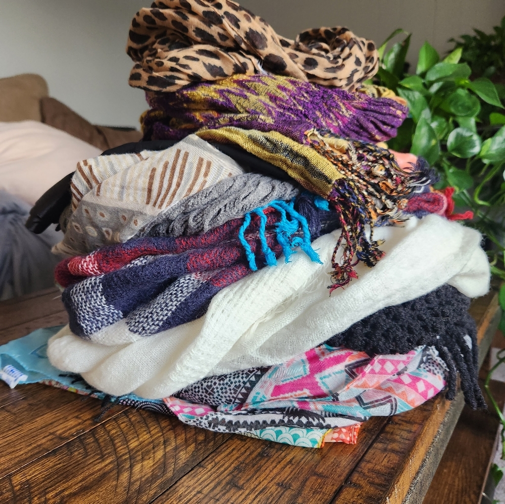 Pack of 16 scarves!